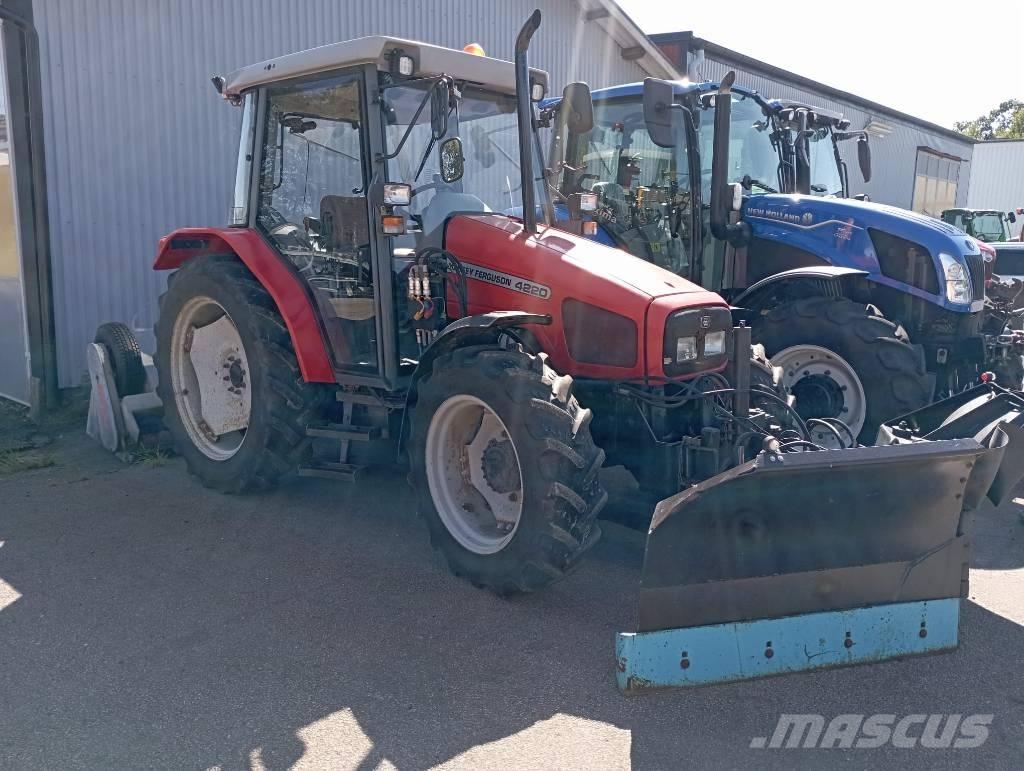 Massey Ferguson 4220 Traktorit