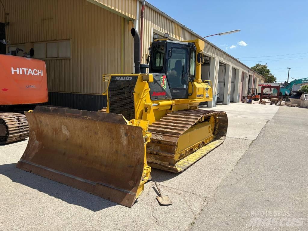 Komatsu 61 PX Telaketjupuskutraktorit