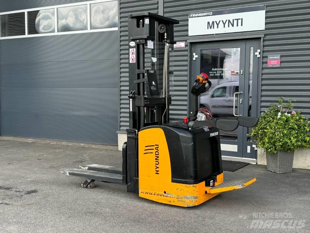 Hyundai 15ESR Ajettavat pinoamisvaunut