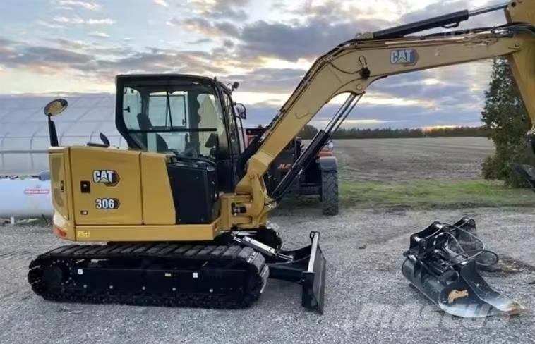 CAT 306 Minikaivukoneet < 7t