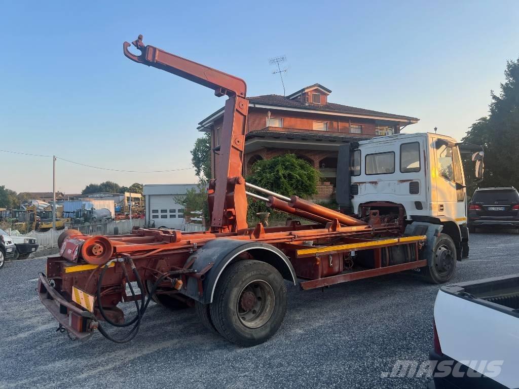 Iveco 150E 23 Umpikorikuorma-autot