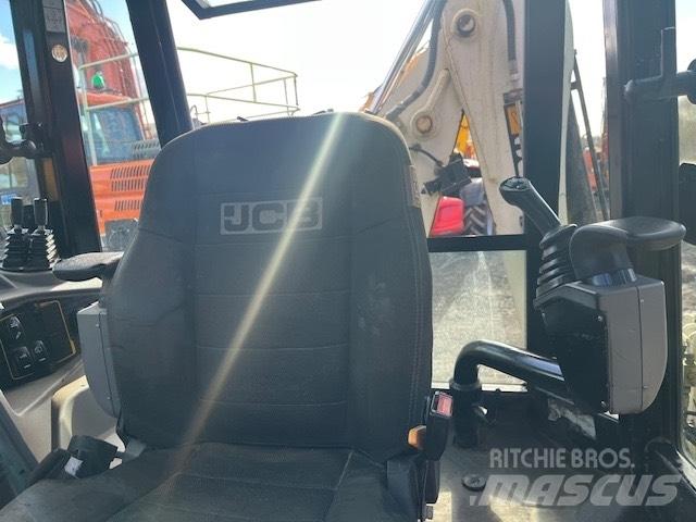 JCB 3CX Compact Kaivurikuormaajat