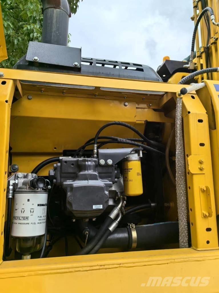 Komatsu PC 220-8 Telakaivukoneet