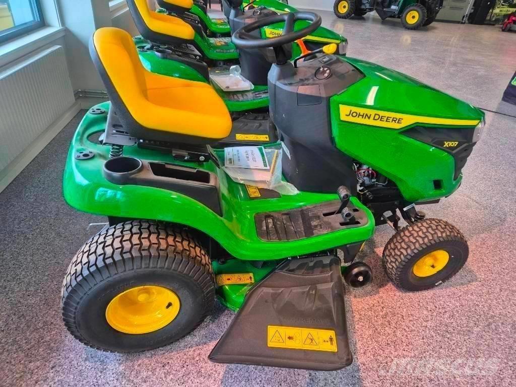 John Deere 107 R Päältäajettavat ruohonleikkurit