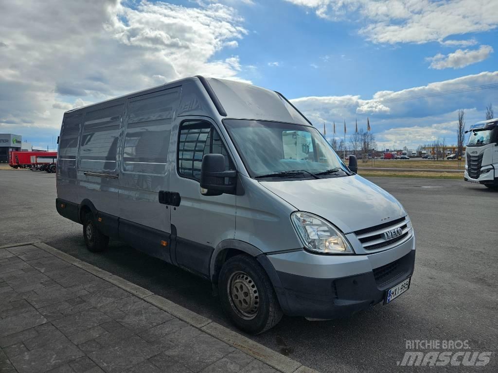 Iveco Daily 35S18 Pakettiautot