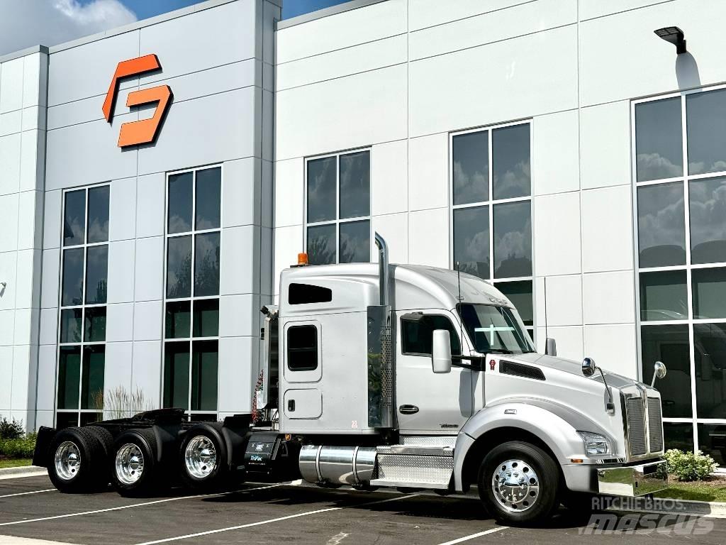 Kenworth T 880 Vetopöytäautot