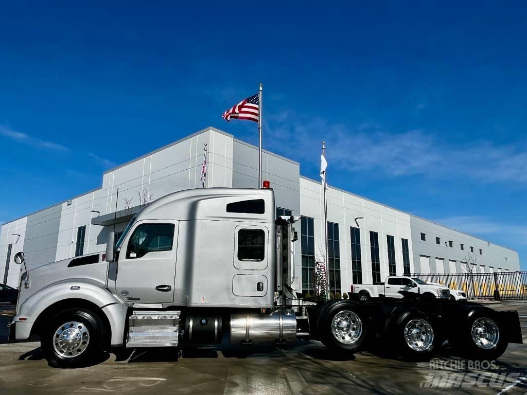 Kenworth T 880 Vetopöytäautot