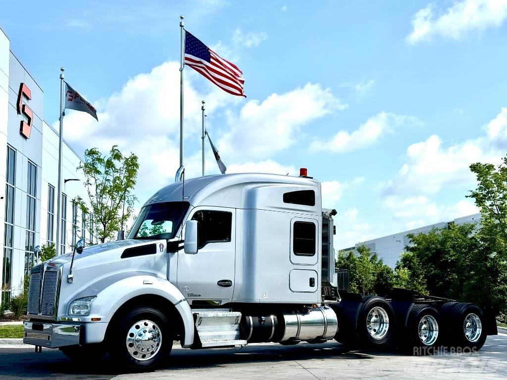 Kenworth T 880 Vetopöytäautot