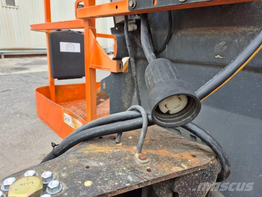 JLG 400 S Teleskooppipuominostimet