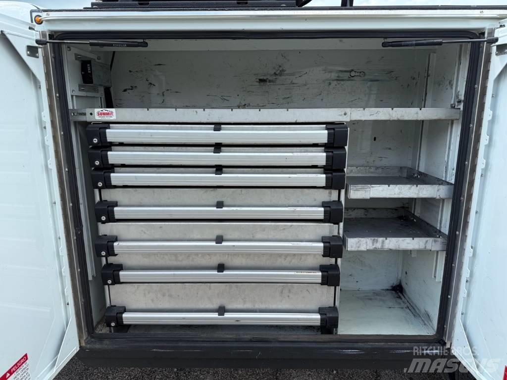 RAM 5500 TRADESMAN Tienhoitoautot