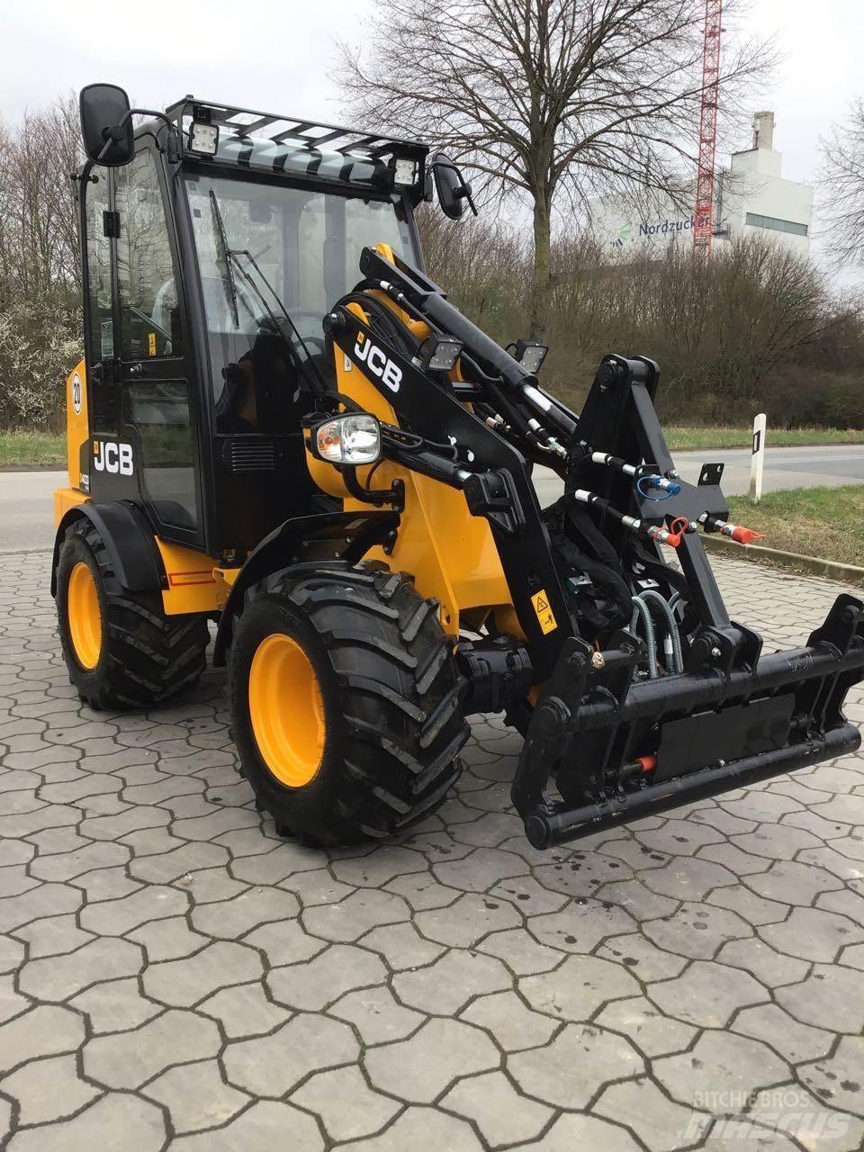 JCB 403 Agri Plus Pienkuormaajat