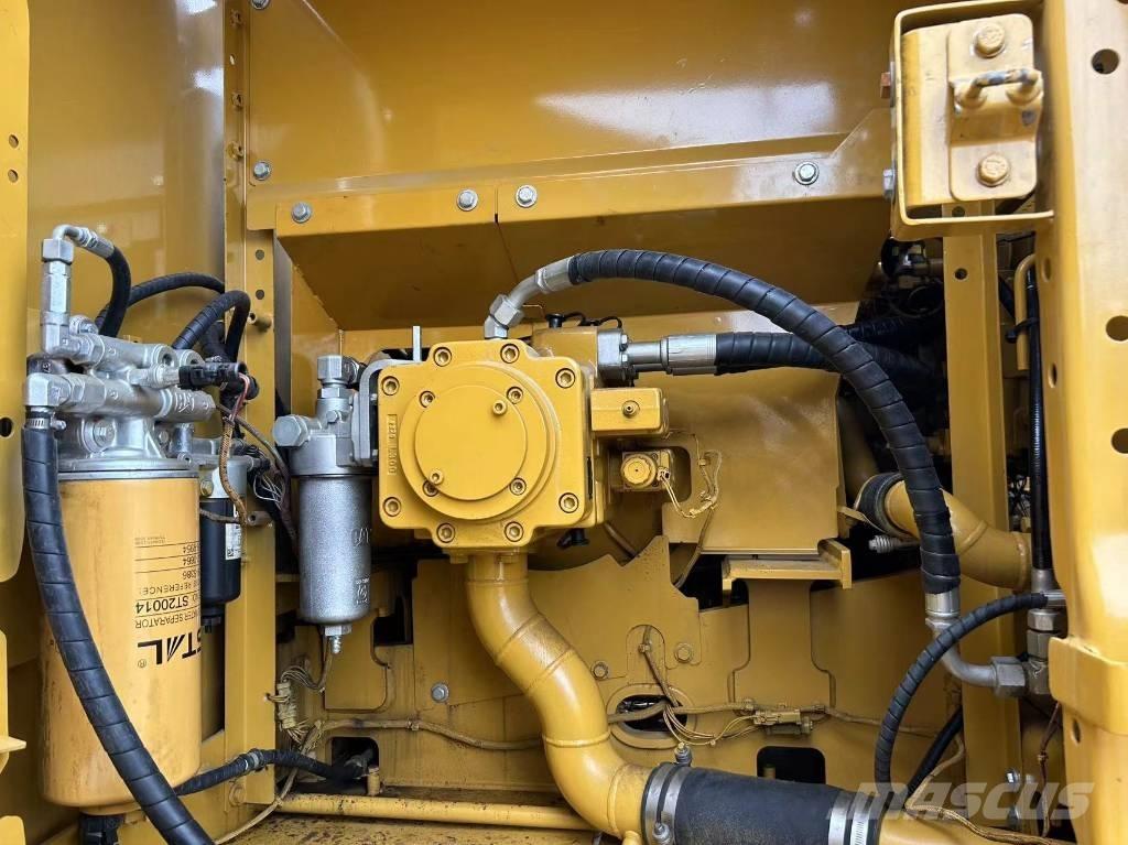 CAT 320 Telakaivukoneet