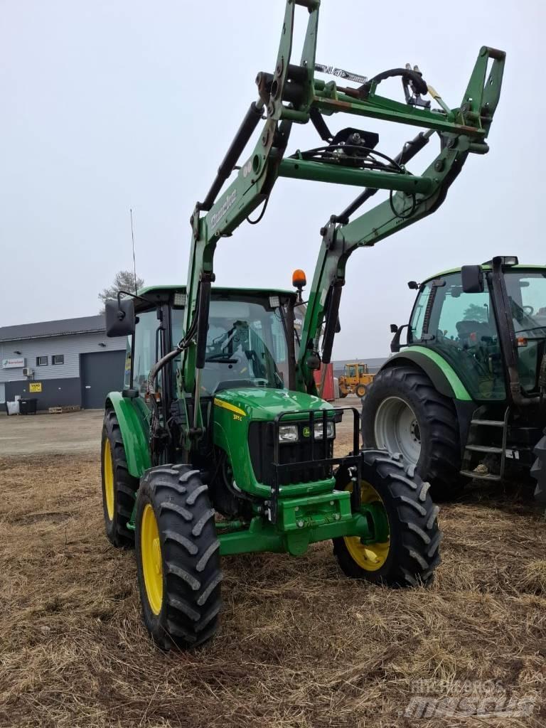 John Deere 5075 E Traktorit