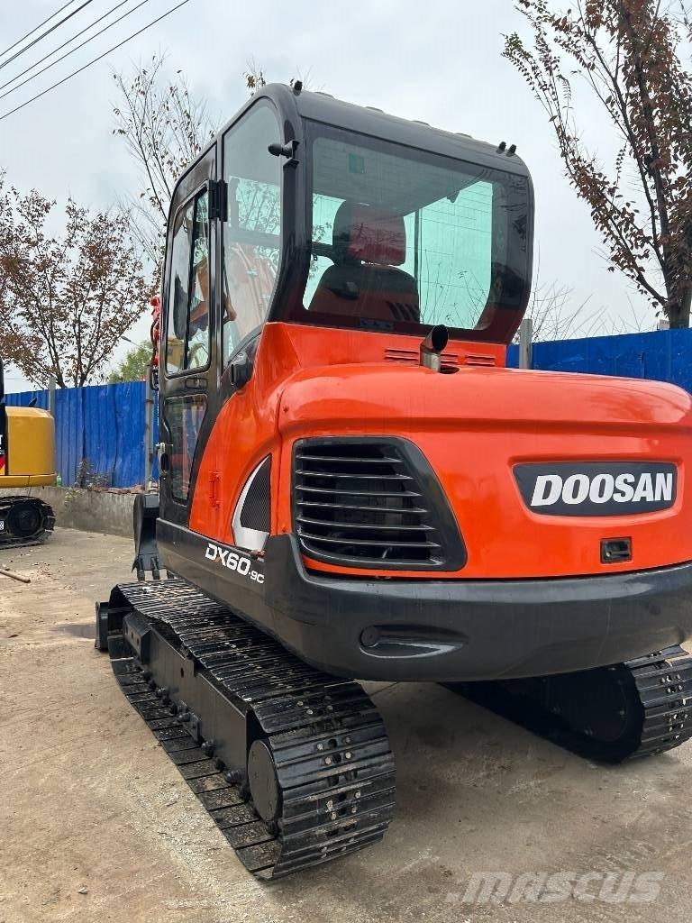 Doosan DX 60 Minikaivukoneet < 7t