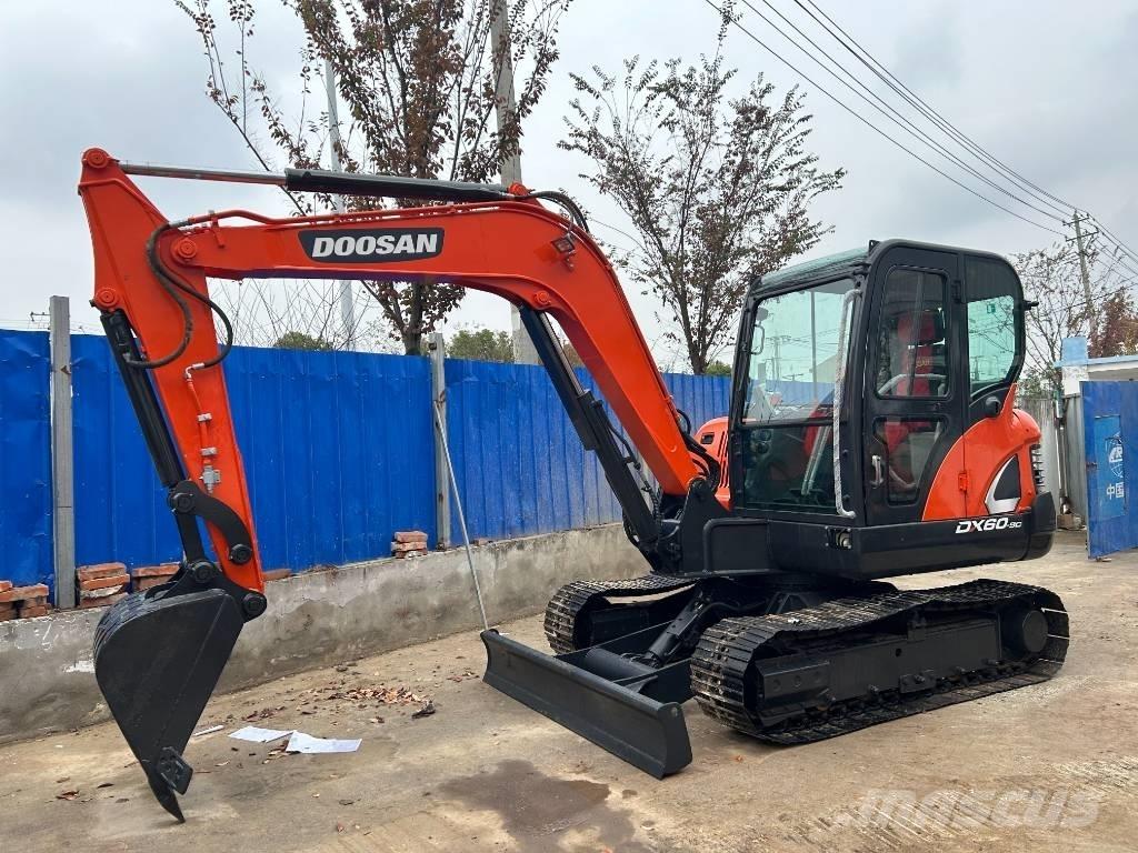 Doosan DX 60 Minikaivukoneet < 7t