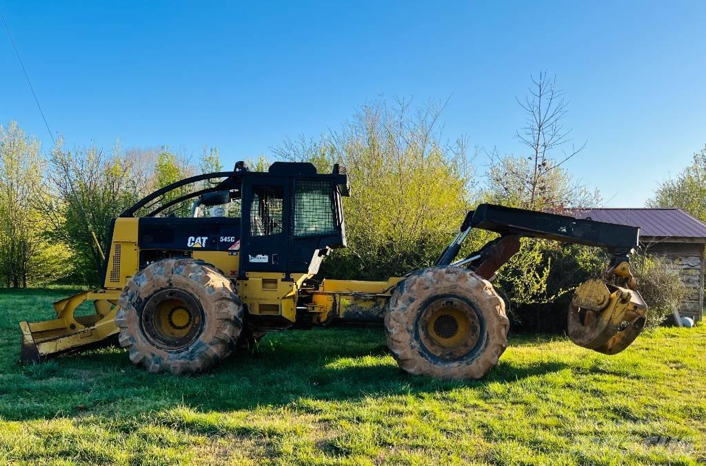 CAT 545 C Juontokoneet