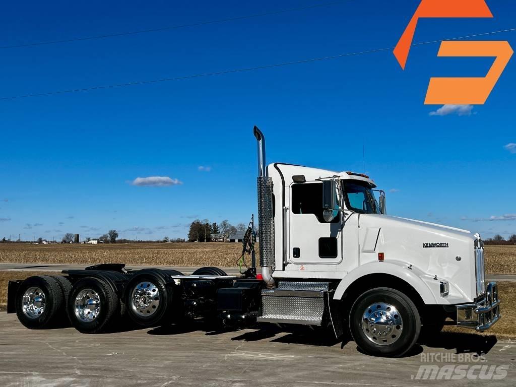 Kenworth T 800 Vetopöytäautot