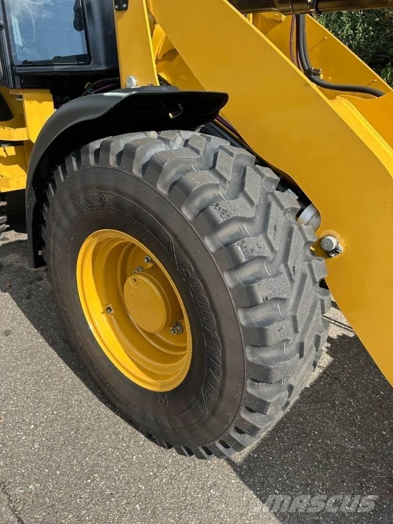 CAT 908 Pyöräkuormaajat