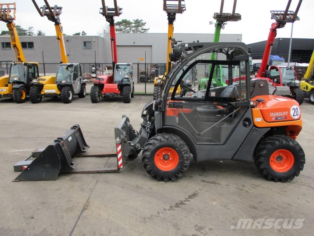 Ausa T 144 HX4 (011) Kurottajat