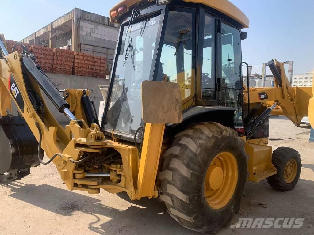 CAT 420 F2 Kaivurikuormaajat