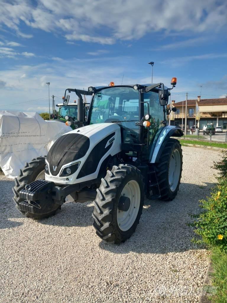 Valtra A 104 Traktorit