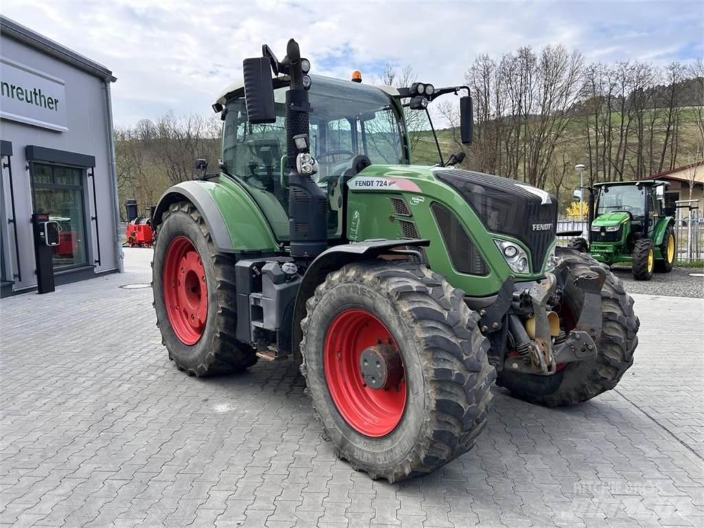Fendt 724 Vario Traktorit