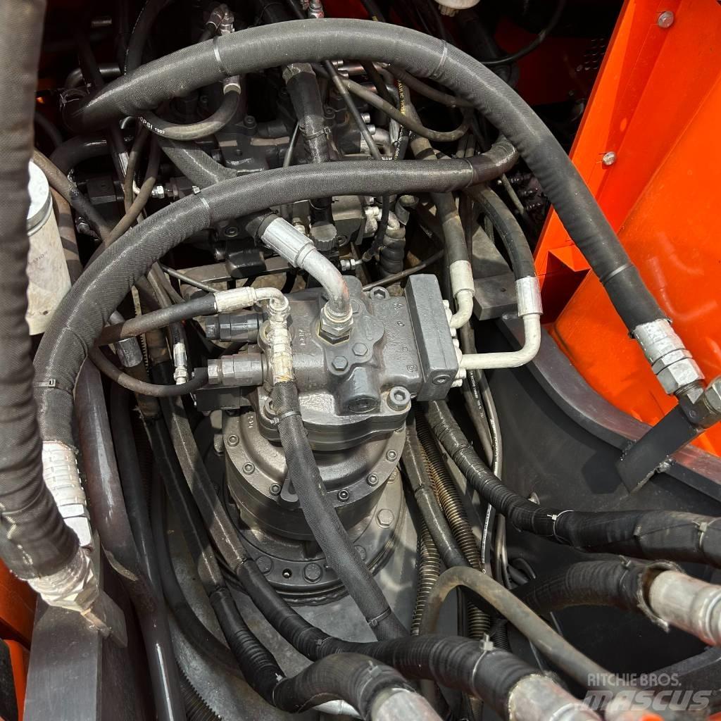 Doosan DX 225 LC Telakaivukoneet