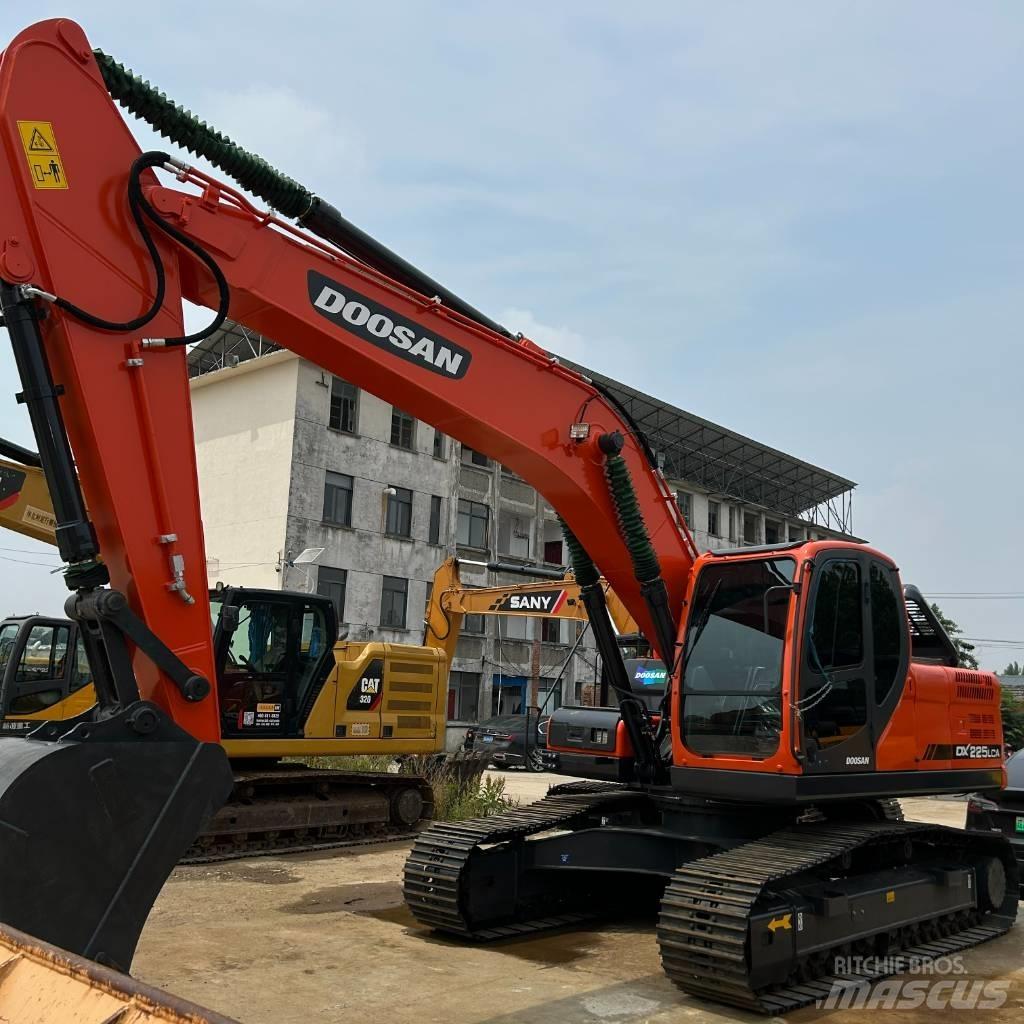 Doosan DX 225 LC Telakaivukoneet