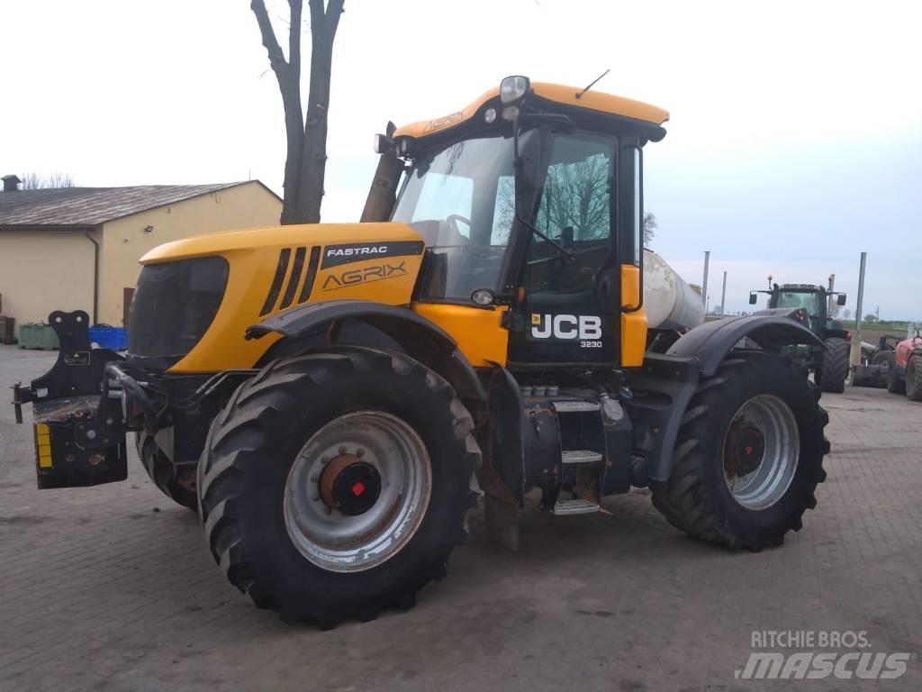 JCB Fastrac 3230 Traktorit