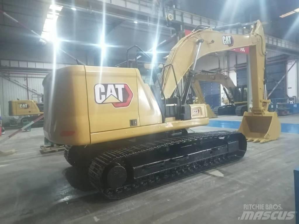 CAT 323 Telakaivukoneet