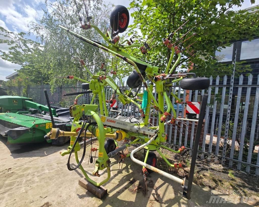 CLAAS Volto 800 Pöyhimet ja haravat