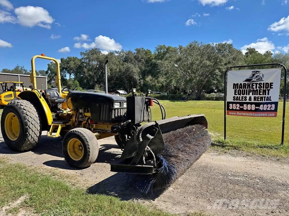John Deere 5320 Traktorit