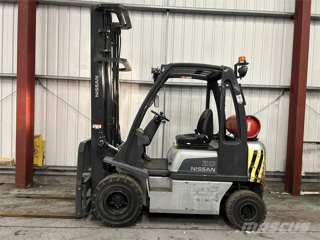 Nissan U1D2A20LQ Nestekaasutrukit