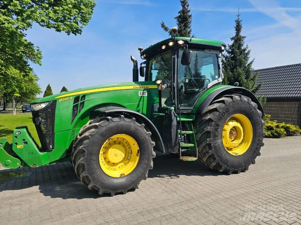 John Deere 8245 R Traktorit