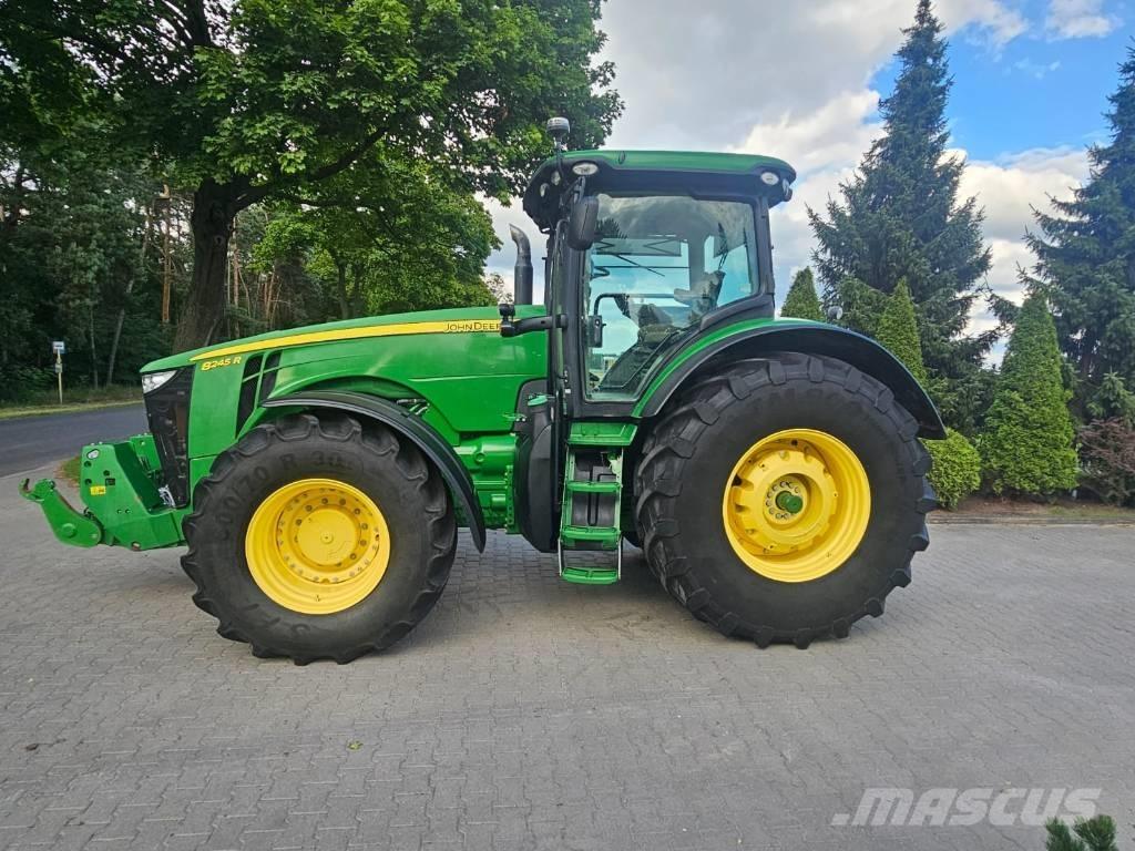 John Deere 8245 R Traktorit