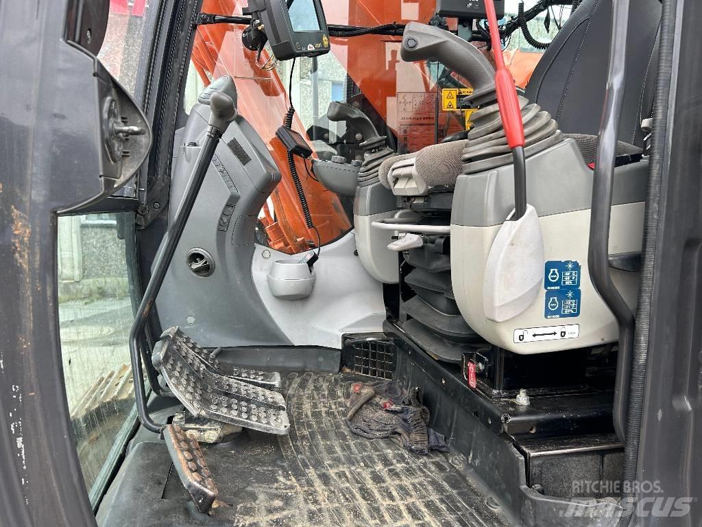 Hitachi ZX225USLC-5 Telakaivukoneet