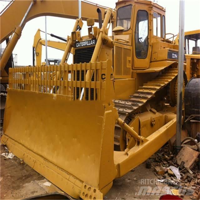 CAT D7H Telaketjupuskutraktorit