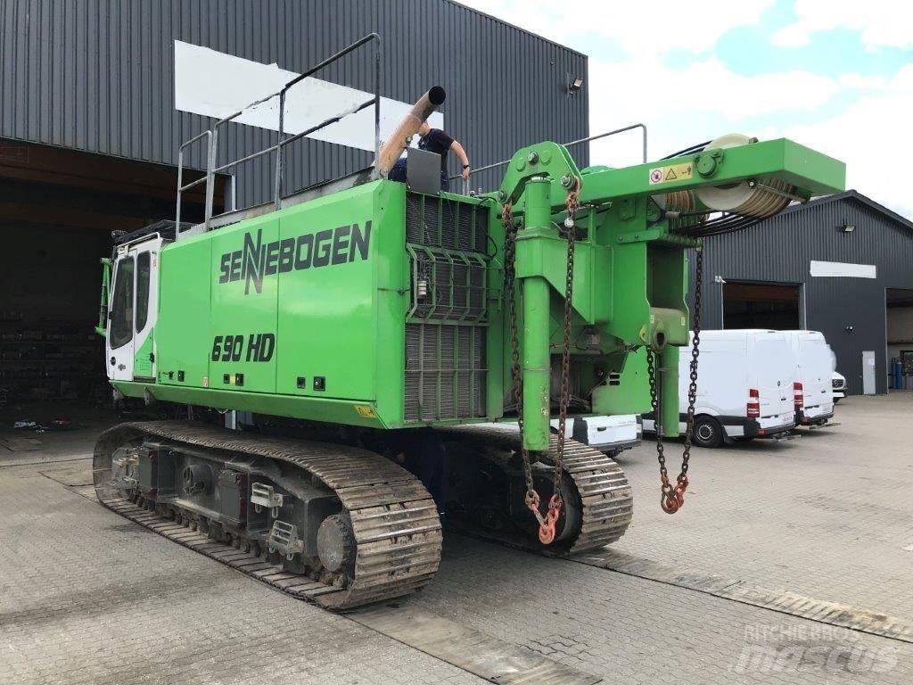 Sennebogen 690 Tela-alustaiset nosturit