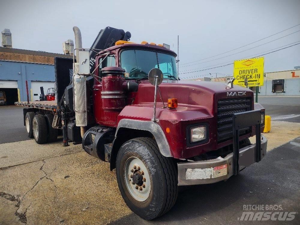 Mack RD 690 S Nosturiautot