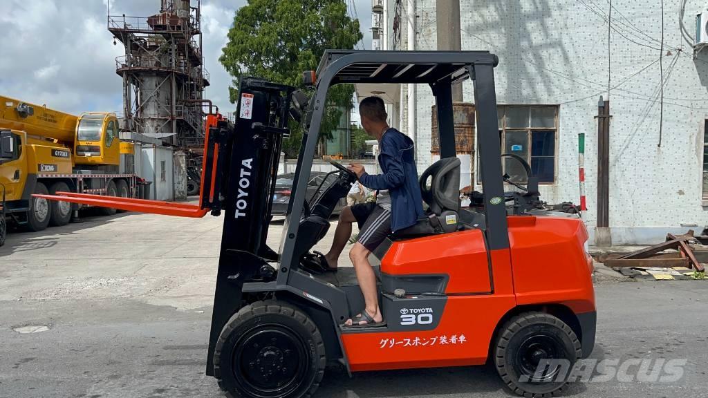 Toyota FD 30 Dieseltrukit