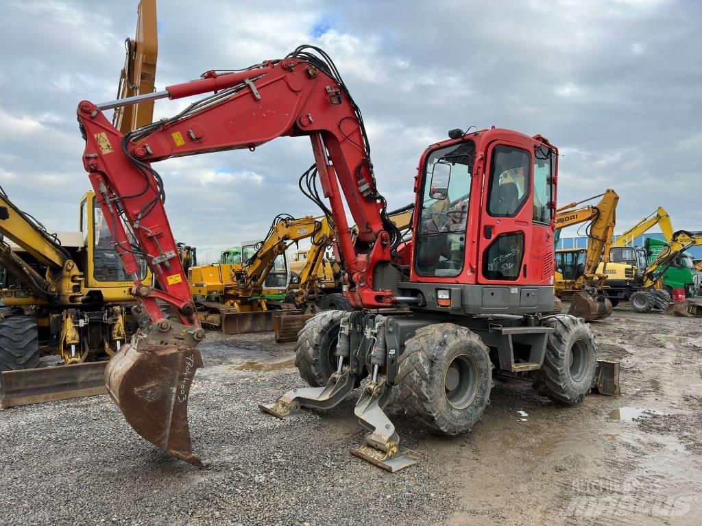 Komatsu PW98MR-8 Pyöräkaivukoneet