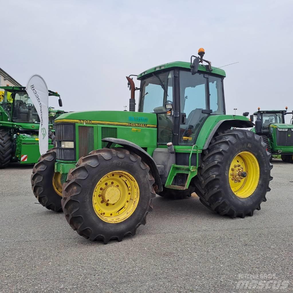 John Deere 7700 Traktorit