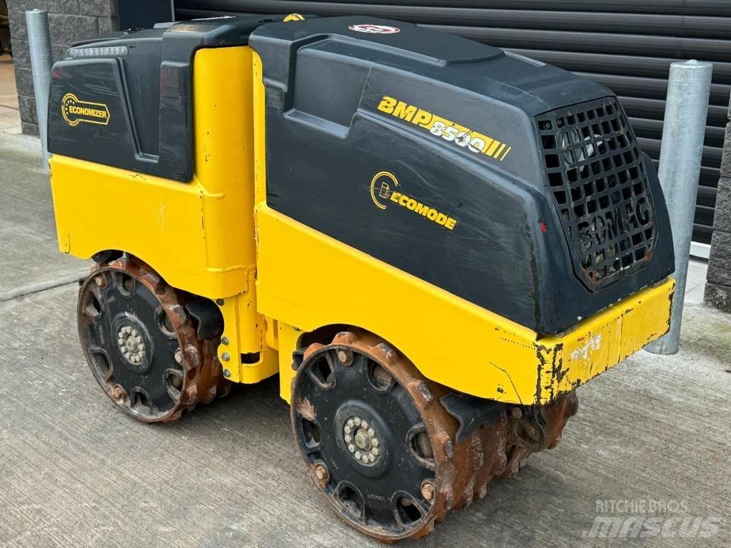 Bomag BMP 8500 Tärylevyt