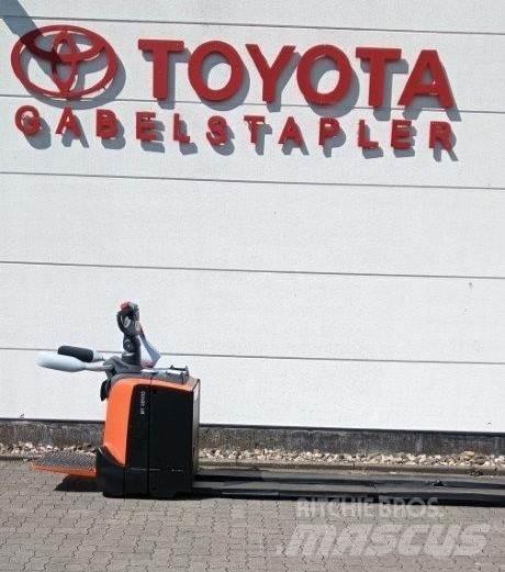 Toyota LPE 250 Lavansiirtotrukit