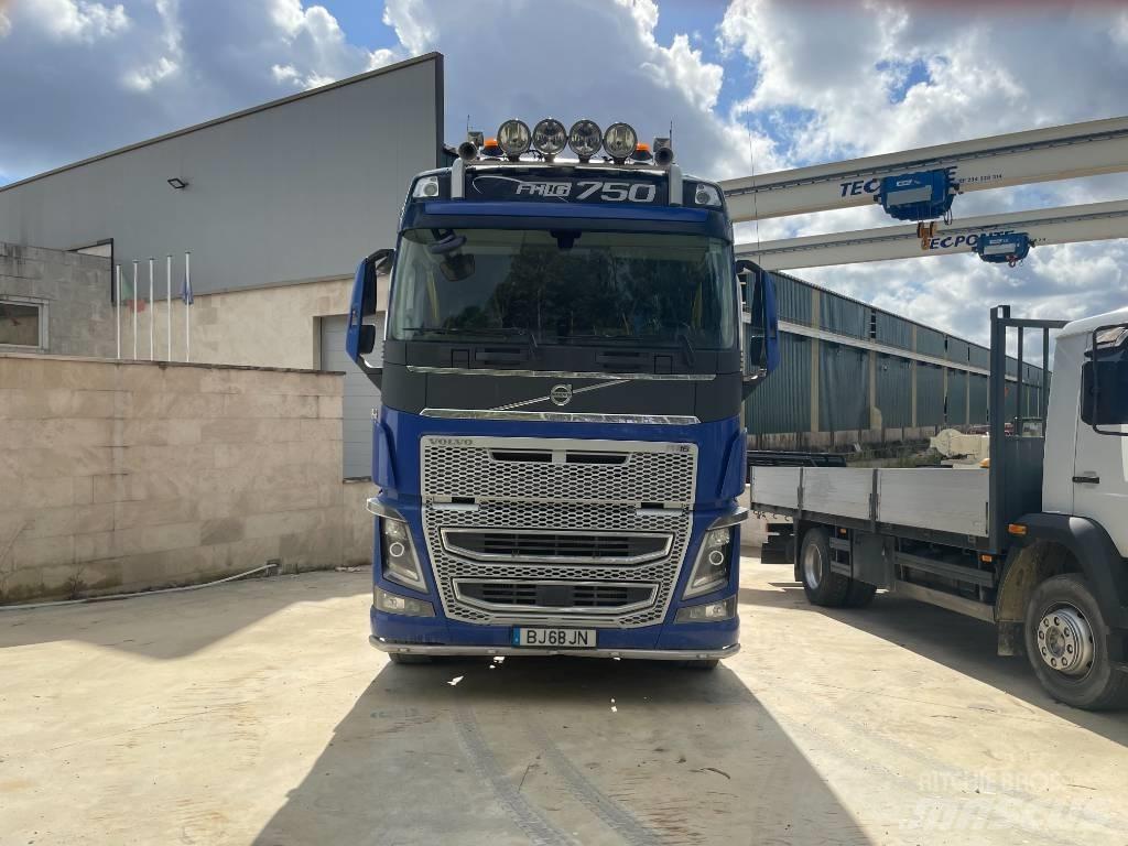Volvo FH16 750 Vetopöytäautot