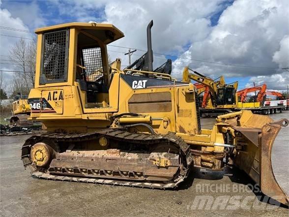 CAT D4G Telaketjupuskutraktorit
