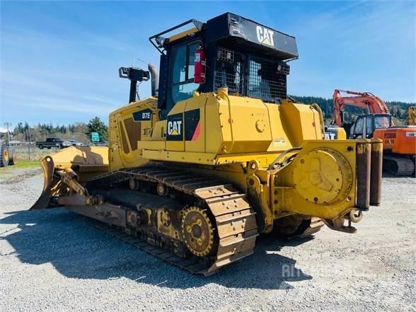 CAT D7E Telaketjupuskutraktorit