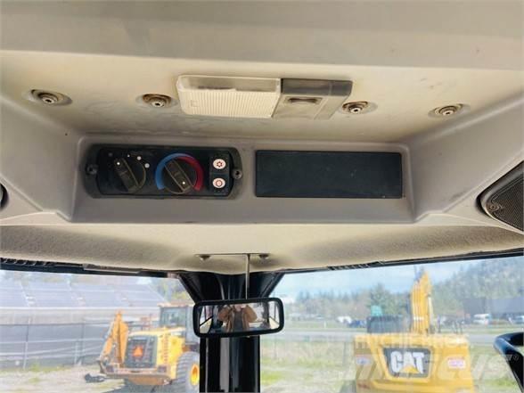 CAT D7E Telaketjupuskutraktorit