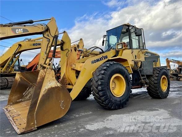 Komatsu WA320 Pyöräkuormaajat