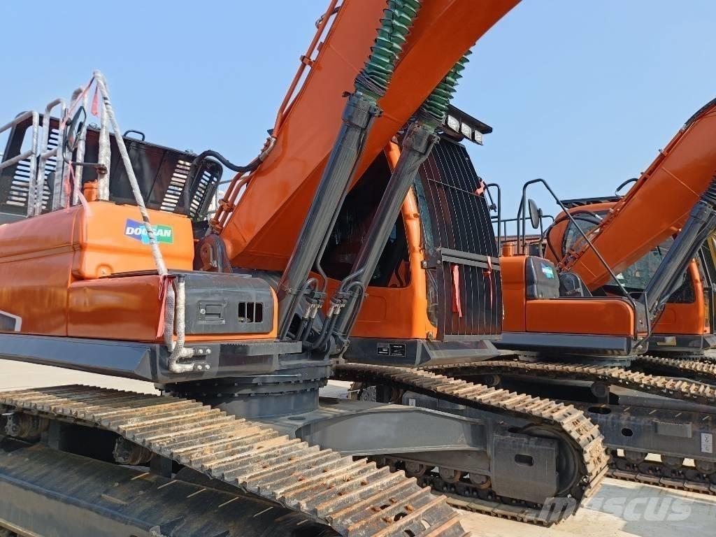 Doosan DX300-9 Telakaivukoneet